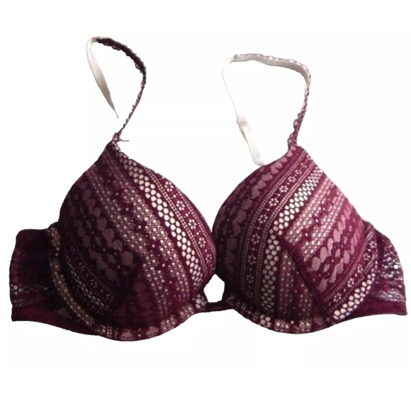 Victoria's Secret Push Up Plunge Bra - Picture 1 of 4